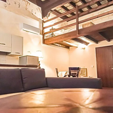 Renaissance Apartment *